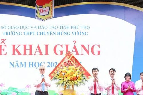 Bí thư Tỉnh ủy Phạm Đại Dương dự Lễ khai giảng năm học mới tại Trường THPT Chuyên Hùng Vương