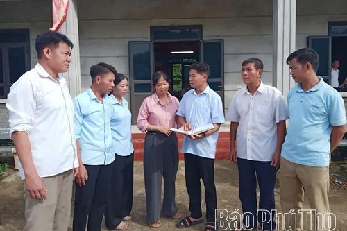 Chi bộ mạnh bắt đầu từ sinh hoạt thực chất