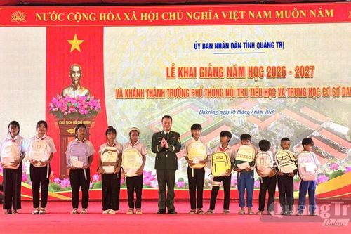 Bộ đội Biên phòng Quảng Trị tiếp sức học sinh khó khăn trong năm học mới