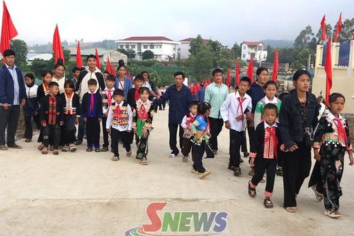Hân hoan đón mừng ngày khai trường ở xã biên giới Sốp Cộp