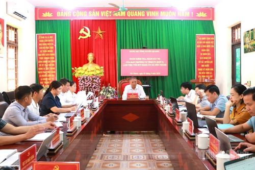 Đoàn kiểm tra, giám sát của Ban Thường vụ Tỉnh ủy làm việc với Thường trực Đảng uỷ các địa phương