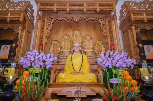 TP.HCM: Tu viện Vạn Liên (P.Vũng Tàu) hoàn nguyện trùng tu Tổ đường và trao quà từ thiện