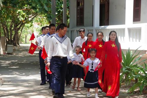 Tiếng trống khai trường giữa biển trời Trường Sa