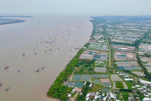 Gỡ 'nút thắt' kết nối để đánh thức hệ thống cảng Vĩnh Long