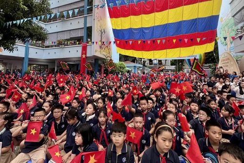 Hơn 2,3 triệu học sinh Hà Nội hân hoan đón khai giảng năm học mới