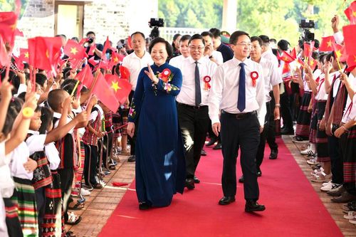 Phó Thủ tướng Phạm Thị Thanh Trà dự lễ khánh thành trường liên cấp biên giới ở Huế