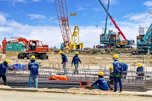 Đào tạo từ đầu hơn 95% công nhân tuyển mới, VinCons giải bài toán chất lượng lao động tại các siêu công trình thế nào?