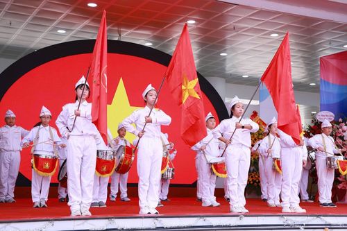 Hơn 23 triệu học sinh chào năm học mới dưới nắng thu rực rỡ