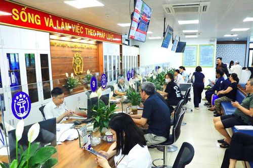 Hà Nội: Phân cấp, ủy quyền để cơ sở chủ động, người dân được phục vụ tốt hơn