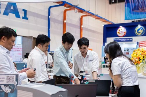 32 doanh nghiệp Hàn Quốc đưa loạt công nghệ AI, robot tới Hà Nội
