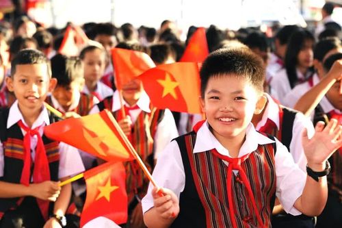 Học sinh miền núi ở Huế náo nức trong ngày khai trường