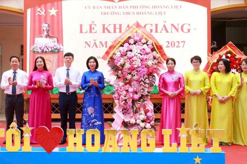 Đào tạo tri thức gắn liền với rèn luyện đạo đức