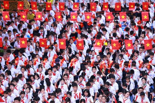 Khai giảng tại ngôi trường đông học sinh nhất Hà Nội
