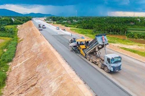 Yêu cầu tăng tốc giải ngân, bảo đảm tiến độ các dự án