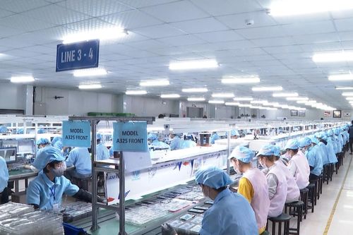Xuất nhập khẩu 8 tháng lần đầu vượt mốc 770 tỷ USD