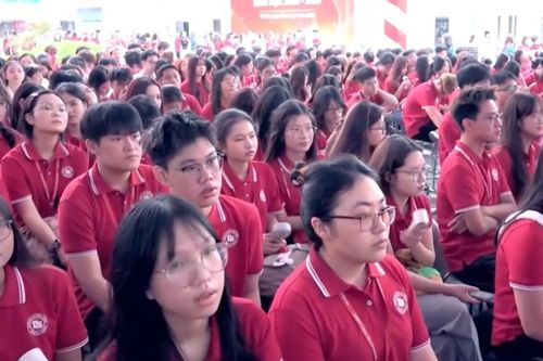 Đại học Ngoại thương khai giảng năm học mới với mô hình các trường chuyên sâu