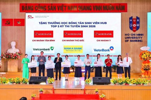 Trường Đại học Ngân hàng Thành phố Hồ Chí Minh khai giảng năm học mới với dấu ấn 50 năm phát triển
