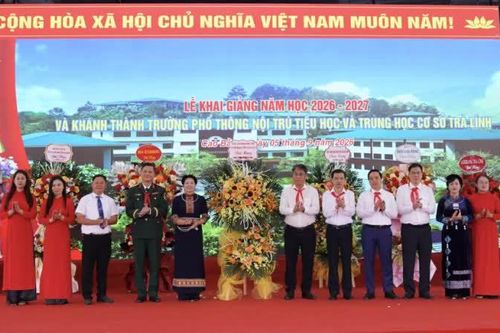 Bí thư Tỉnh ủy, Chủ tịch HĐND tỉnh Phan Thăng An dự Lễ khai giảng và khánh thành Trường Phổ thông nội trú Tiểu học và THCS Trà Lĩnh