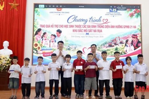 Hỗ trợ hơn 140 triệu đồng cho học sinh vùng giải phóng mặt bằng Dự án mỏ sắt Nà Rụa