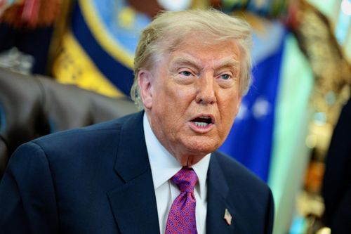 Ông Trump cảnh báo tấn công cơ sở hạt nhân Iran, Tehran yêu cầu bồi thường