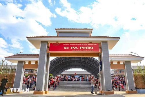 Những ngôi trường nội trú liên cấp mới gieo mầm tri thức nơi biên giới
