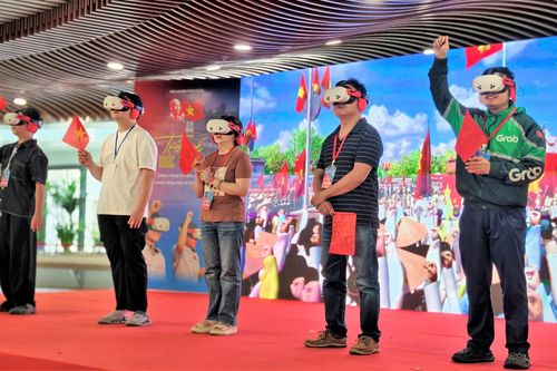 Hơn 5.000 người trải nghiệm 'Trở về thời khắc thiêng liêng' ở Đà Nẵng