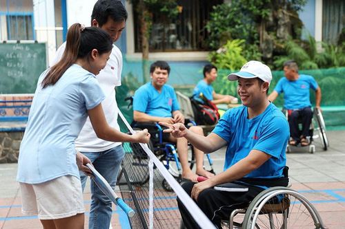 Các hệ thống xã hội cần được thiết kế phù hợp với người khuyết tật