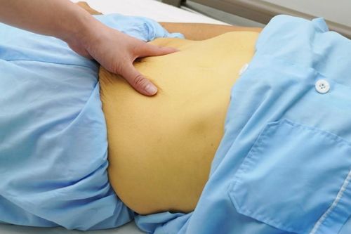 Người phụ nữ 62 tuổi men gan tăng gấp 30 lần, suy gan cấp vì một sai lầm nhiều người Việt mắc phải