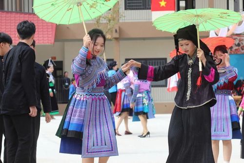 Những ước mơ mới dưới mái trường nội trú Mường Khương