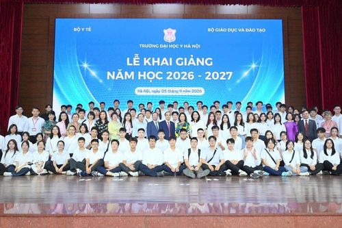 Hiệu trưởng nhắn nhủ tân sinh viên: Chăm chỉ và chủ động là 'phép màu' giúp các em thành công