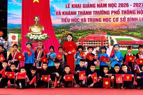 Rộn ràng ngày khai giảng của gần 372.000 học sinh Quảng Ninh