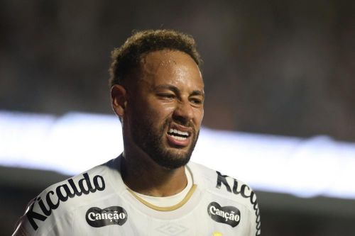 Ác mộng chấn thương lại đến với Neymar