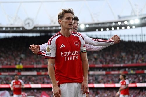 Arsenal 2-1 Chelsea: Emirates vỡ òa cảm xúc