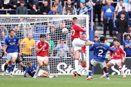 Kết quả Ngoại hạng Anh: MU đánh rơi chiến thắng trước Everton