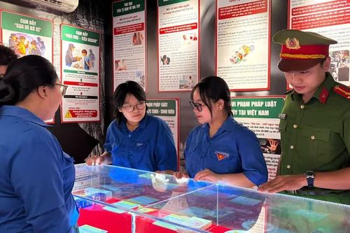 'Phủ xanh' địa bàn, chung tay đẩy lùi tội phạm ma túy
