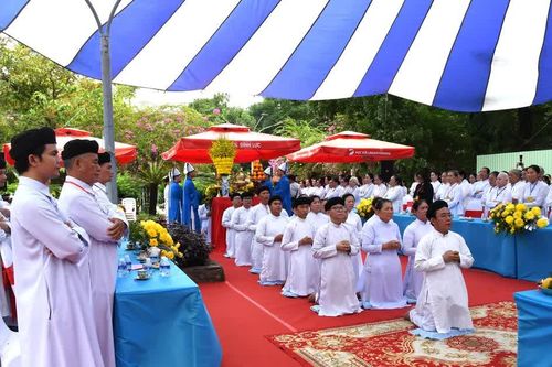 Lễ cầu siêu các Anh hùng liệt sĩ tại Công viên Lê Thị Riêng