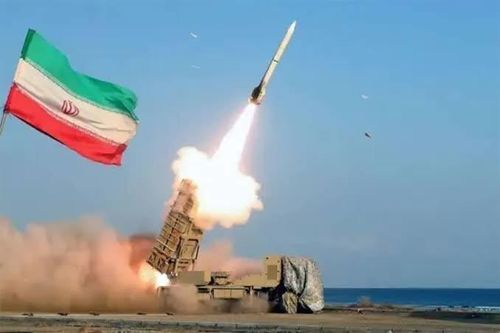 Iran tuyên bố tấn công tàu quân sự Mỹ