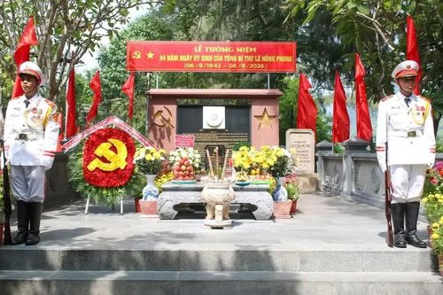 Đặc khu Côn Đảo tưởng niệm 84 năm ngày hy sinh của Tổng Bí thư Lê Hồng Phong