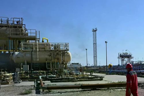 Iraq tăng tốc xuất khẩu dầu, ráo riết thuê tàu qua Hormuz