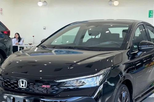 Thị trường ô tô tiếp tục đua giảm giá sau tháng Ngâu