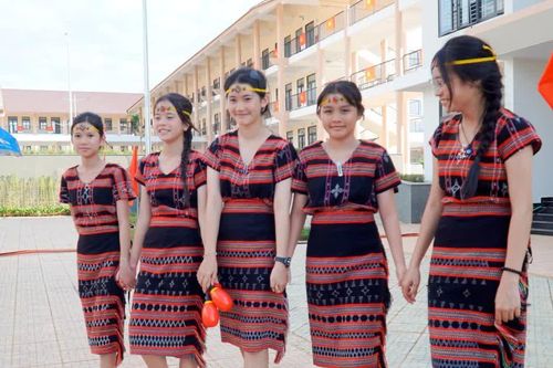 Trường vùng cao 'ngoài sức tưởng tượng' tại Huế vận hành thế nào sau khai giảng?