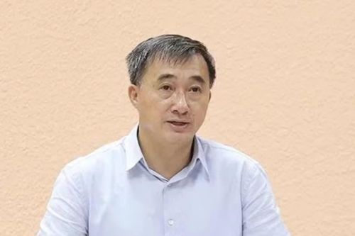Thứ trưởng Bộ Y tế Trần Văn Thuấn bị tạm đình chỉ công tác