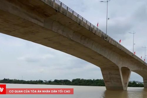 Tìm kiếm người phụ nữ nghi nhảy cầu Nguyệt Viên