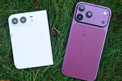 Đây có phải iPhone 18 Pro và iPhone Ultra, thiết kế màn hình gập gây 'choáng'?