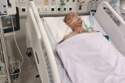 Chồng mất vì ung thư, con trai lại tai nạn nguy kịch, mẹ vay hơn 100 triệu đồng