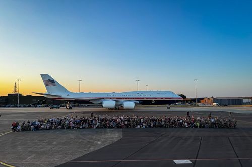 Tổng thống Trump tiếp tục sử dụng chuyên cơ Qatar tặng bất chấp lo ngại an ninh