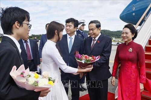 Chủ tịch Quốc hội Trần Thanh Mẫn và Phu nhân bắt đầu thăm chính thức Hàn Quốc