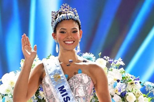 Ít ai biết tân Miss World 2026 từng là cô giáo, phóng viên truyền hình