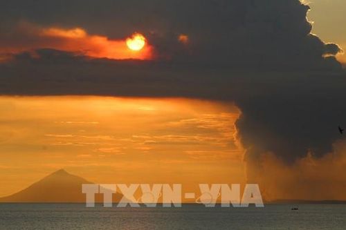 Indonesia: Sân bay quốc tế Jakarta đình chỉ hàng trăm chuyến bay do tro bụi núi lửa