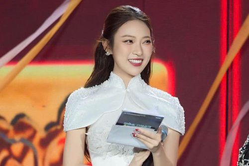 Những ngành nghề giúp nữ MC trẻ nhất Đường lên đỉnh Olympia 'hái ra tiền'